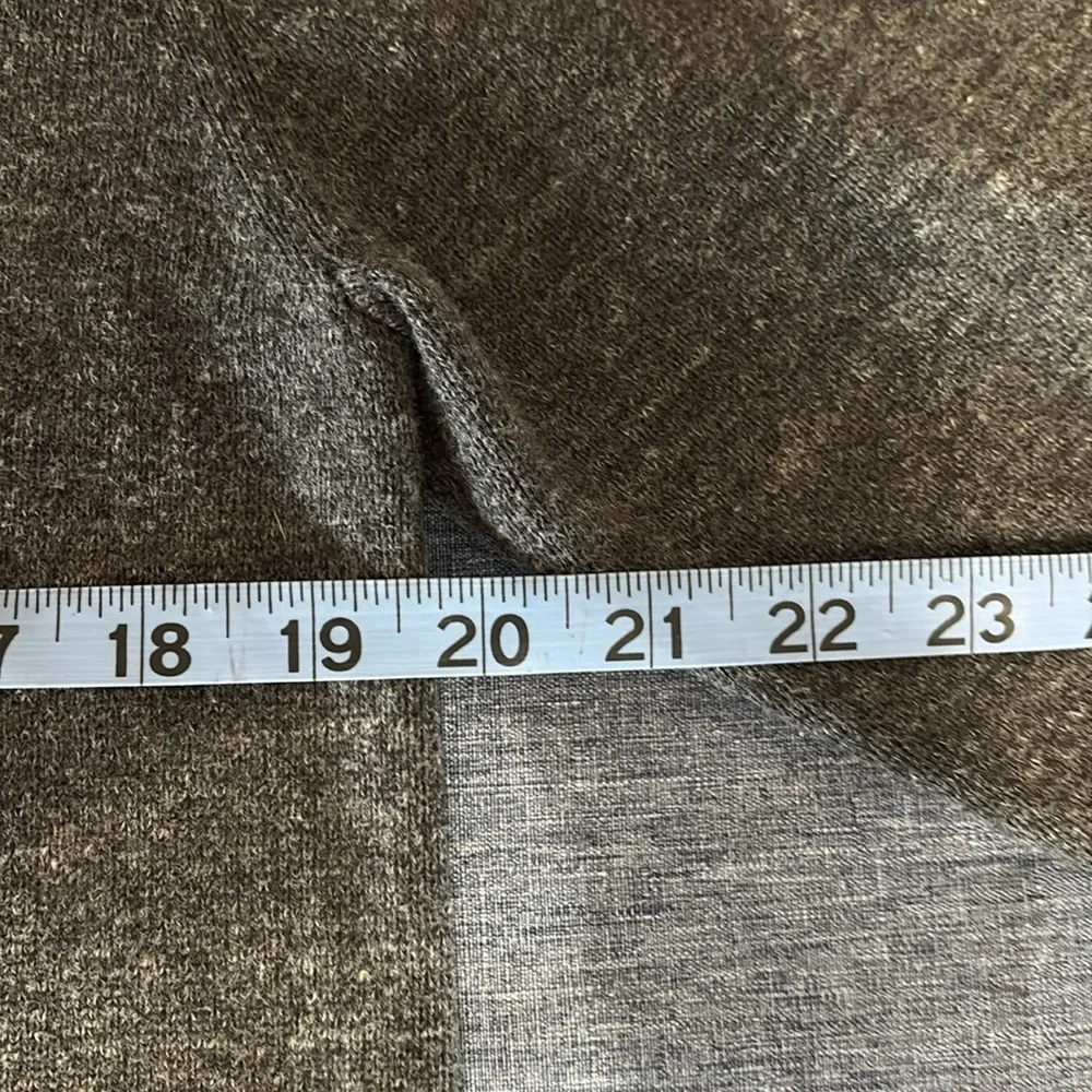 Express Men’s Sz M 1/4 zip Elastic Waist and Wrists Gray Sweater